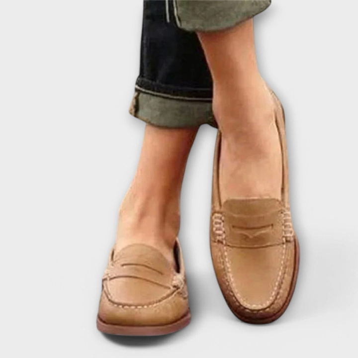 Cassandra | Timeless Leather Loafers