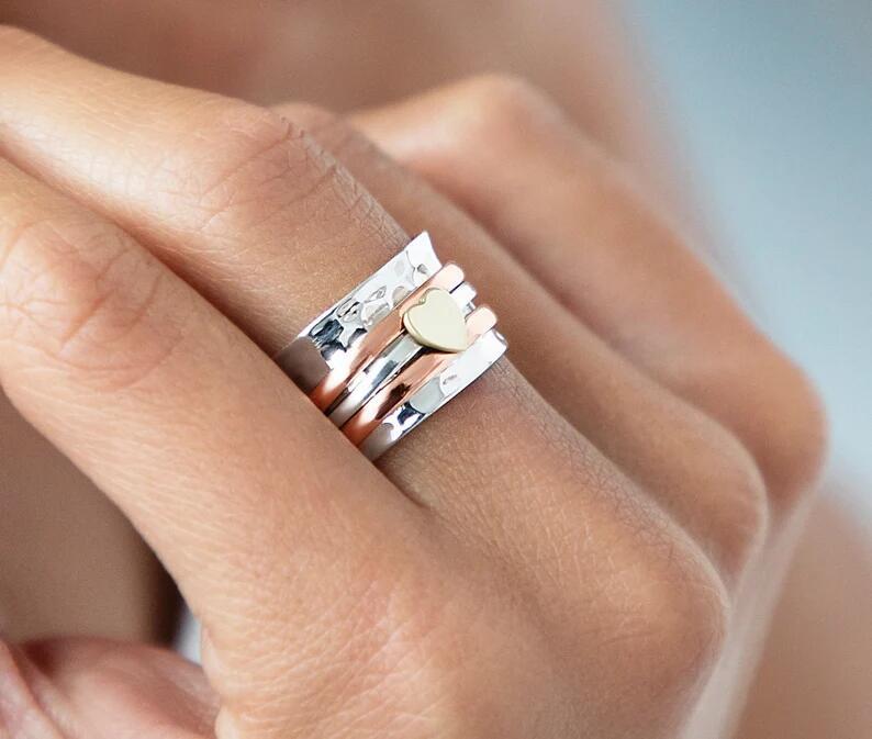 Vintage Heart Rotating Ring